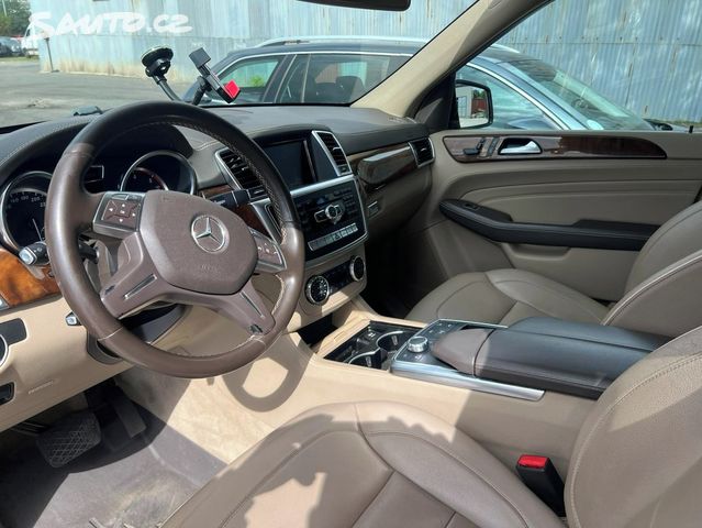 Mercedes Třída M